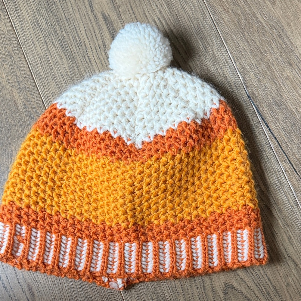 Columbia Titanium wool blend knit hat with small pompom